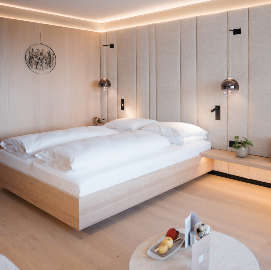 NEU! Doppelzimmer Bergblick mit Balkon im Hotel Nesslerhof in Großarl.