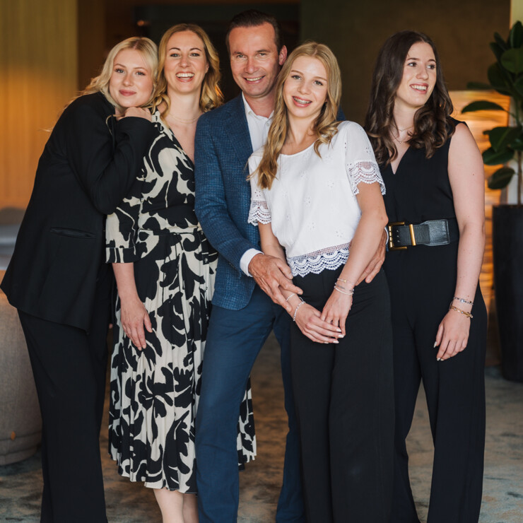 Family Neudegger on a picture together