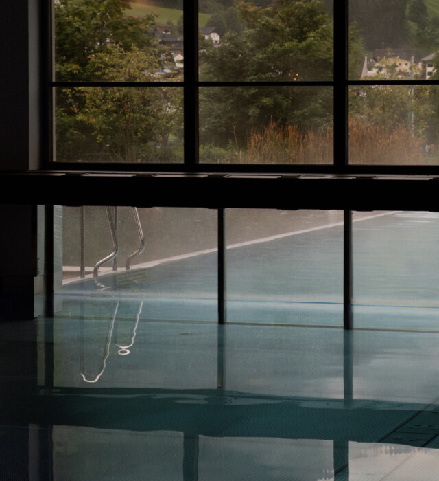 Indoor Pool with windwos to the outdoorpool